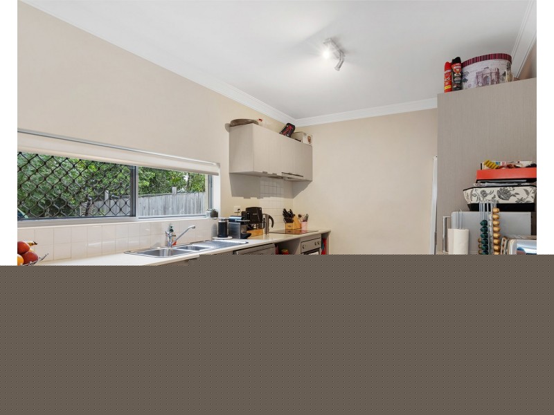 2/17 Hilltop Court, Carina QLD 4152