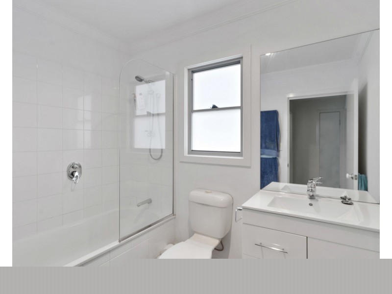 2/17 Hilltop Court, Carina QLD 4152