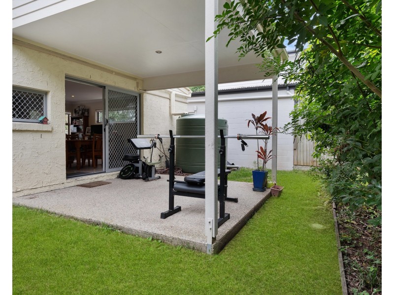 2/17 Hilltop Court, Carina QLD 4152