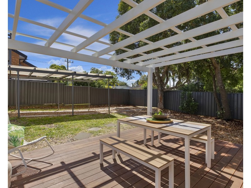 240 Lakedge Avenue, Berkeley Vale NSW 2261