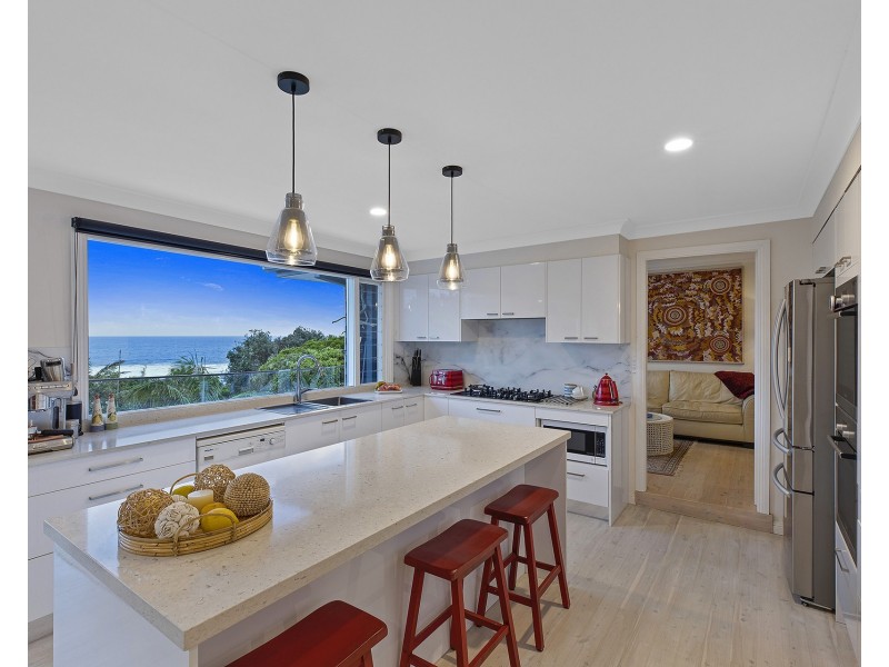 13 Henrys Road, Forresters Beach NSW 2260