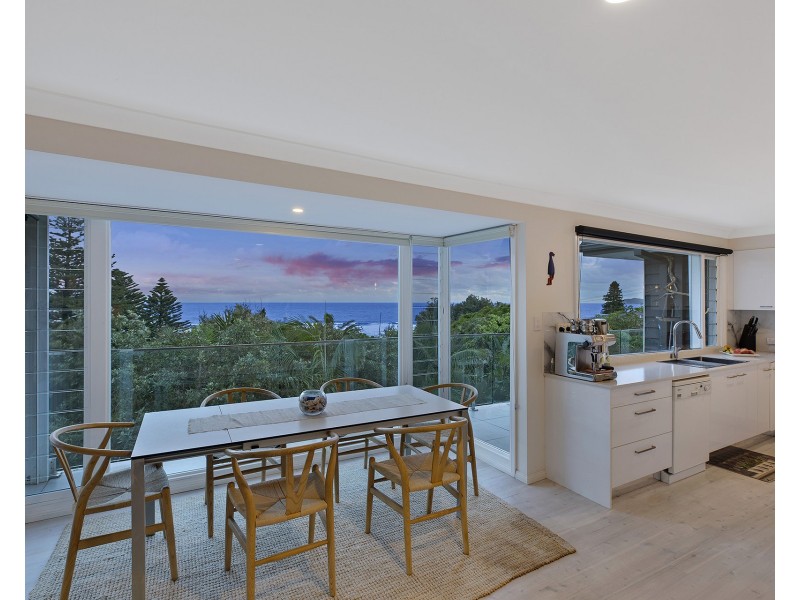 13 Henrys Road, Forresters Beach NSW 2260