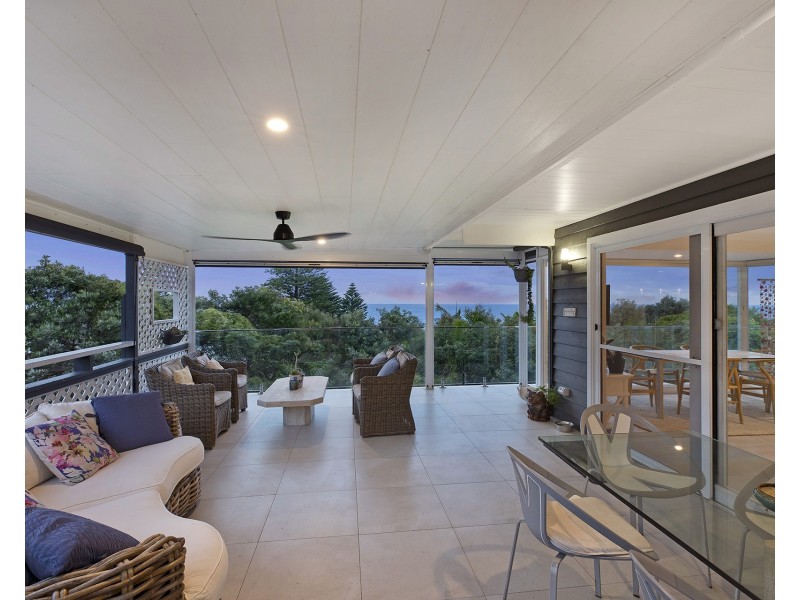 13 Henrys Road, Forresters Beach NSW 2260