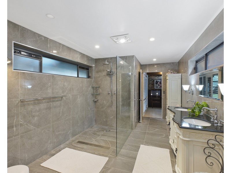 1 Kirra Street, Erina NSW 2250