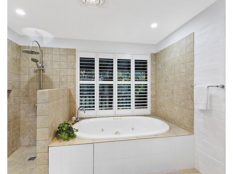 1 Kirra Street, Erina NSW 2250