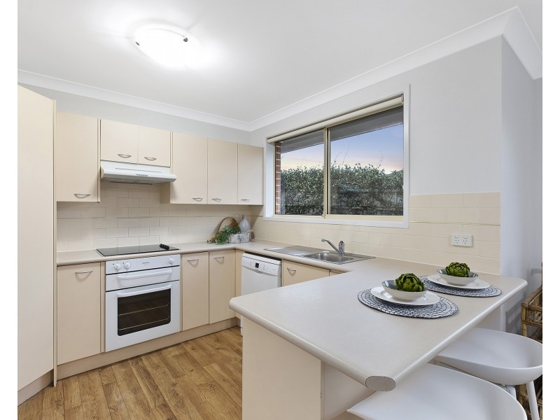 2/7 Windemere Drive, Terrigal NSW 2260