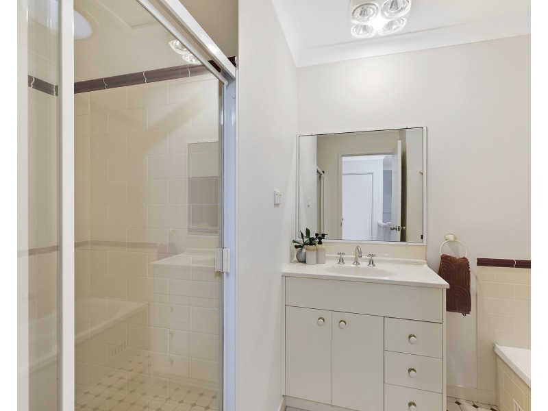 2/7 Windemere Drive, Terrigal NSW 2260