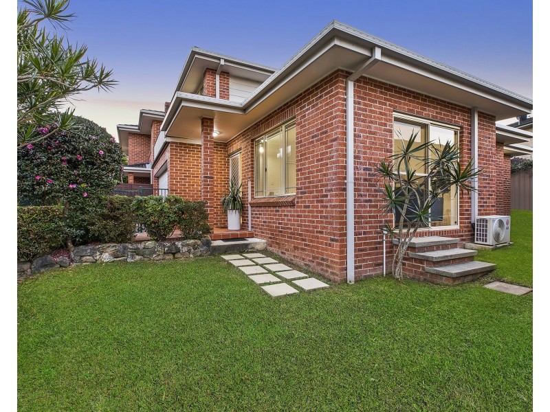 2/7 Windemere Drive, Terrigal NSW 2260