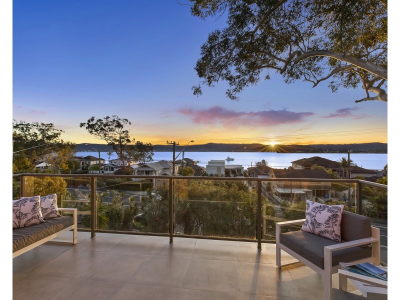 262 Avoca Drive, Green Point NSW 2251
