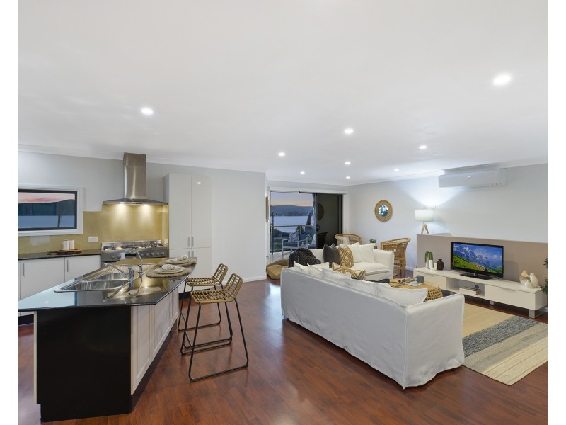 262 Avoca Drive, Green Point NSW 2251