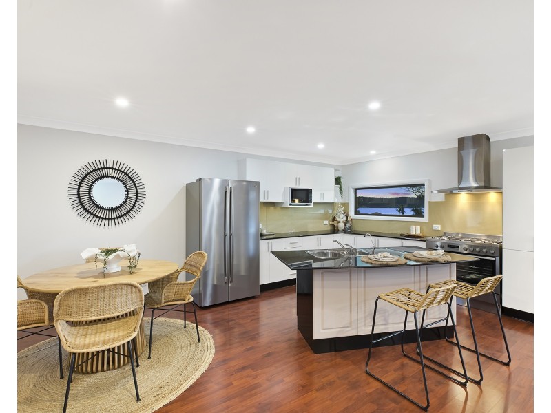262 Avoca Drive, Green Point NSW 2251