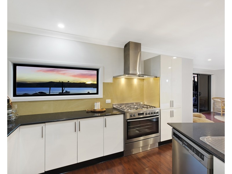 262 Avoca Drive, Green Point NSW 2251
