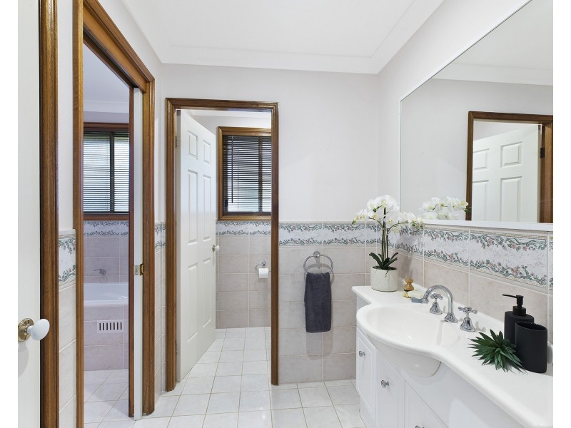9 Newman Close, Green Point NSW 2251