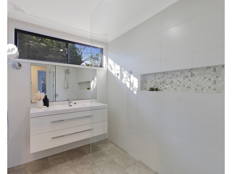 4 Barooga Road, Wamberal NSW 2260