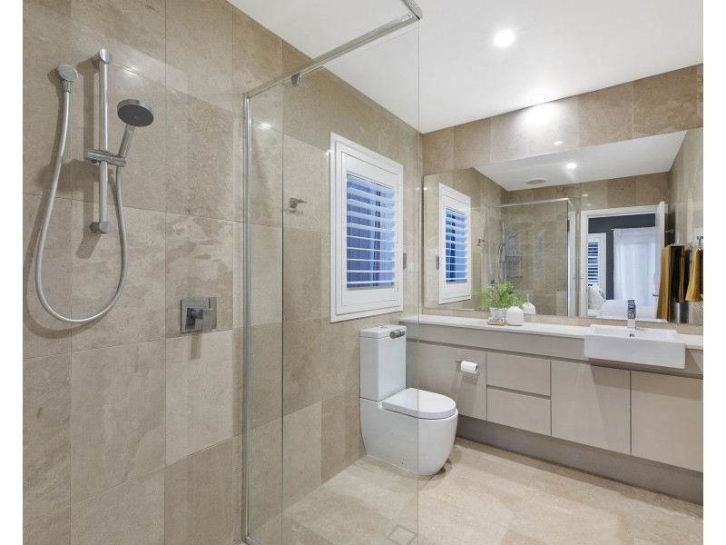 14 Applegum Close, Erina NSW 2250