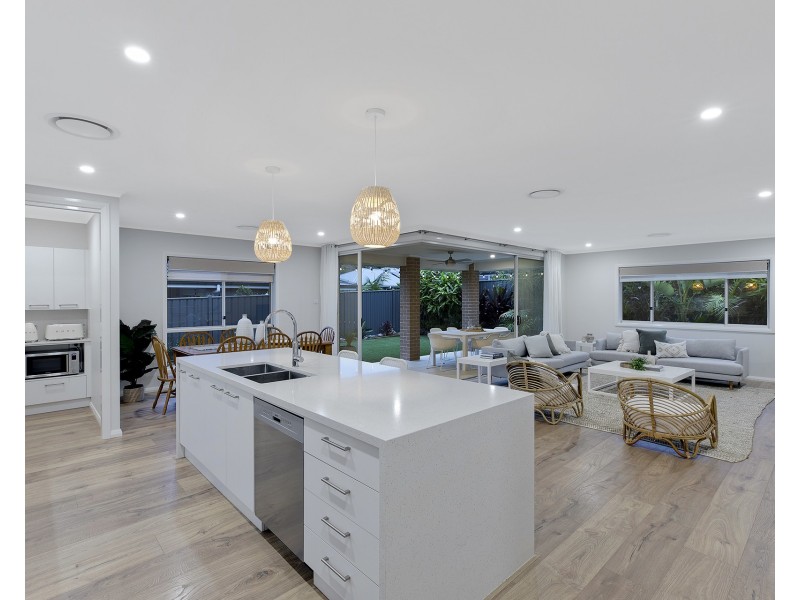 7 Peckham Place, Green Point NSW 2251