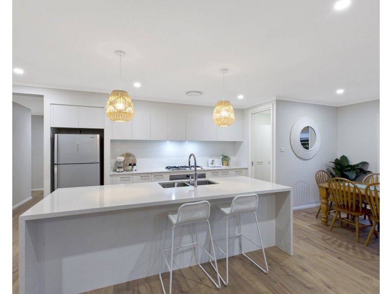 7 Peckham Place, Green Point NSW 2251