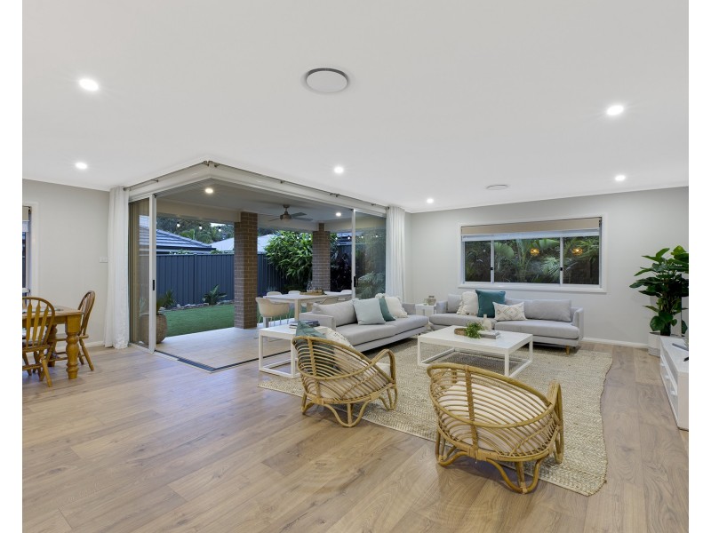 7 Peckham Place, Green Point NSW 2251