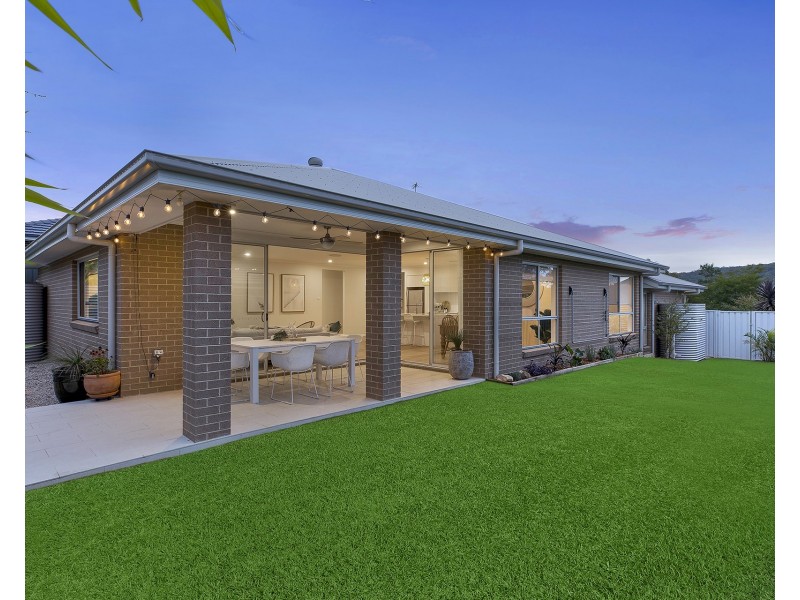 7 Peckham Place, Green Point NSW 2251