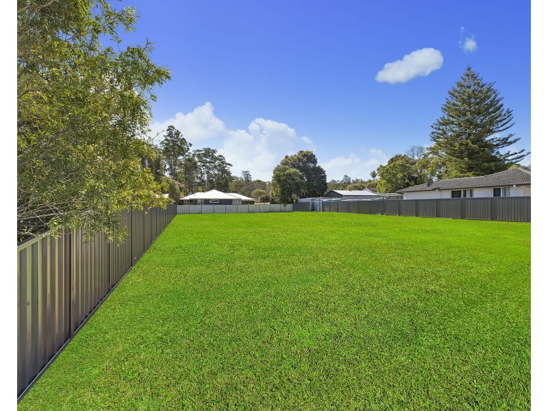 27 Barralong Road, Erina NSW 2250