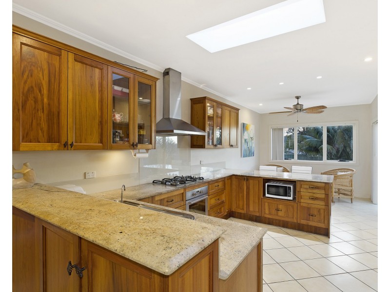 33 Noorong Avenue, Forresters Beach NSW 2260