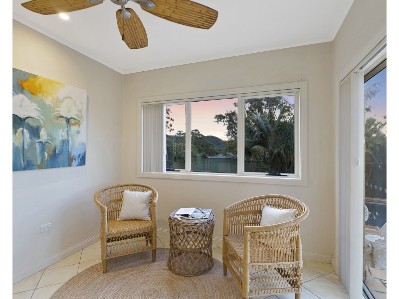 33 Noorong Avenue, Forresters Beach NSW 2260