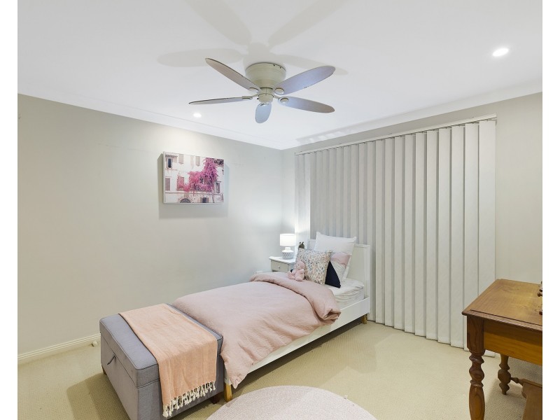 33 Noorong Avenue, Forresters Beach NSW 2260