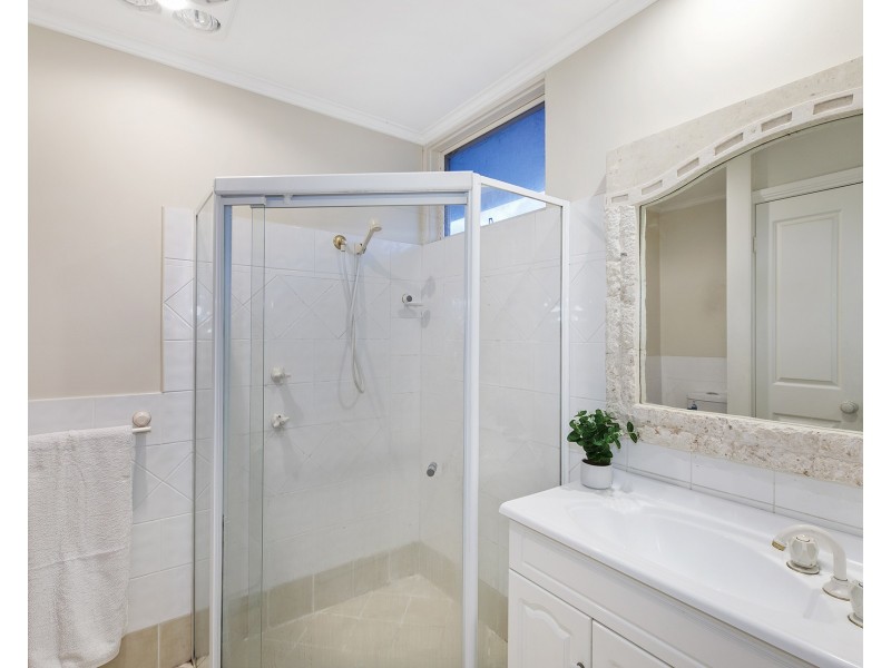 33 Noorong Avenue, Forresters Beach NSW 2260