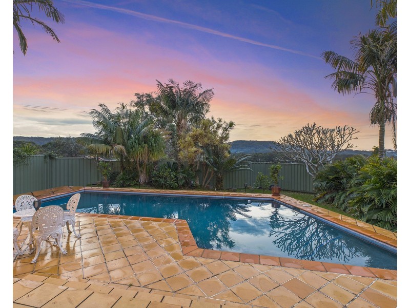 33 Noorong Avenue, Forresters Beach NSW 2260