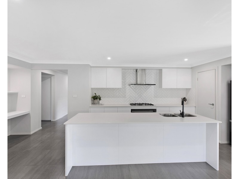 8 Treasury Terrace, Morisset NSW 2264