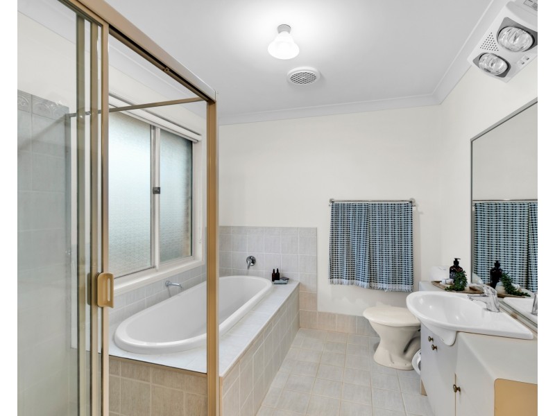 18 Tallowood Crescent, Erina NSW 2250