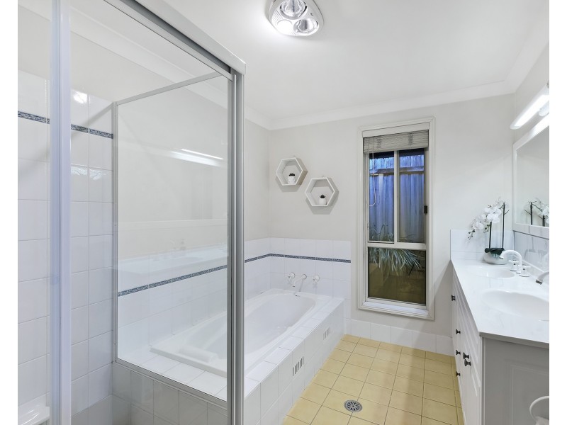 6 Tallowood Crescent, Erina NSW 2250