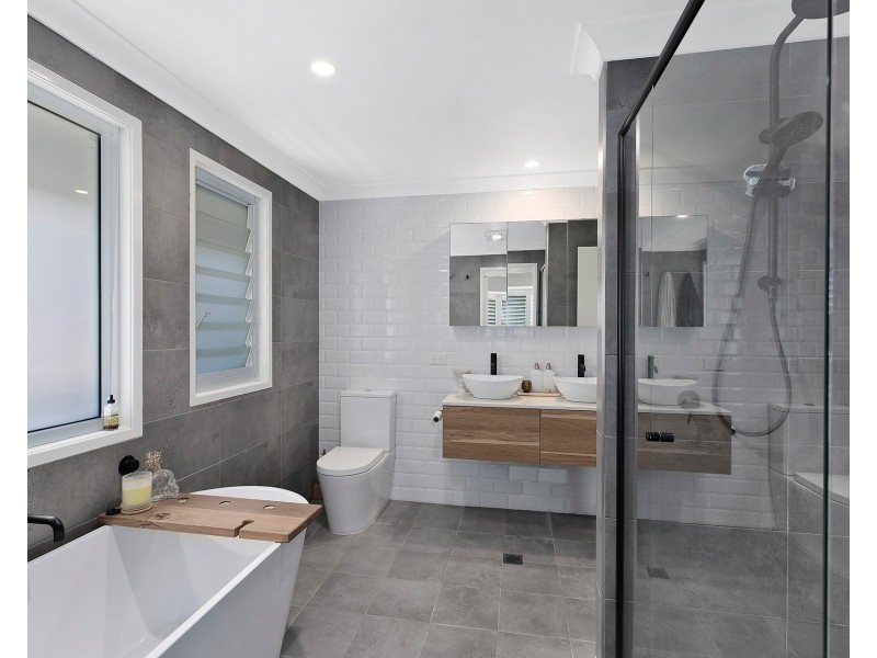 79A Old Gosford Road, Wamberal NSW 2260