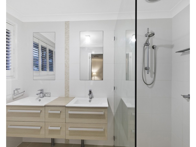 1 Aires Close, Erina NSW 2250
