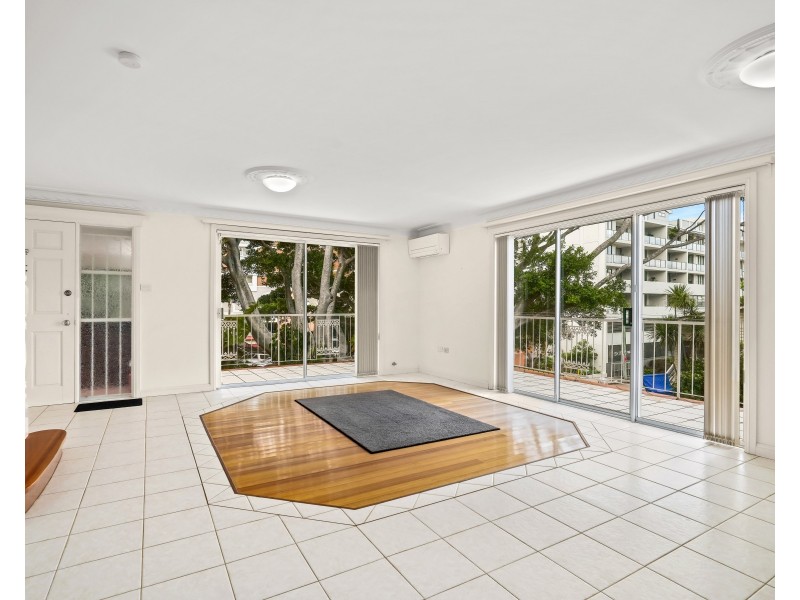 1/12-16 Kurrawyba Avenue, Terrigal NSW 2260