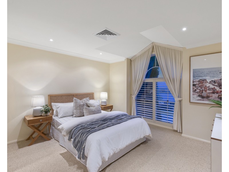 45 Thames Drive, Erina NSW 2250