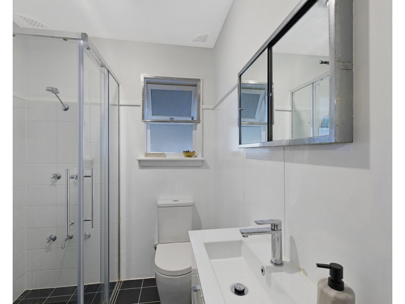 40 Narrawa Avenue, Erina NSW 2250