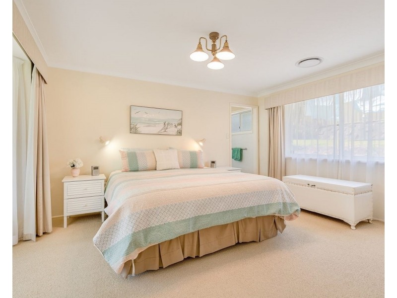 50 Chamberlain Road, Wyoming NSW 2250