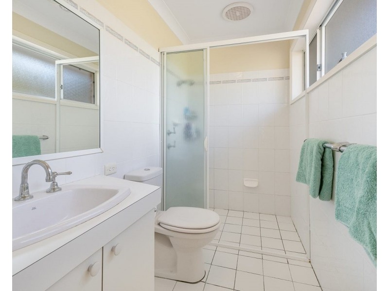 50 Chamberlain Road, Wyoming NSW 2250