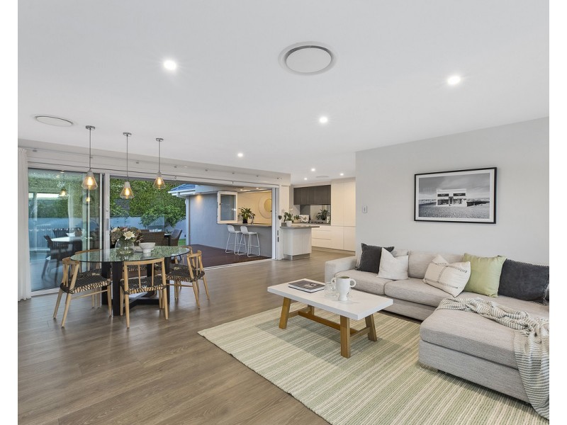 12 Rembrae Drive, Green Point NSW 2251
