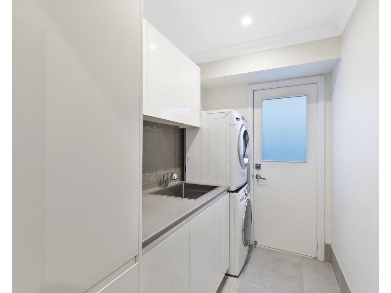 12 Rembrae Drive, Green Point NSW 2251