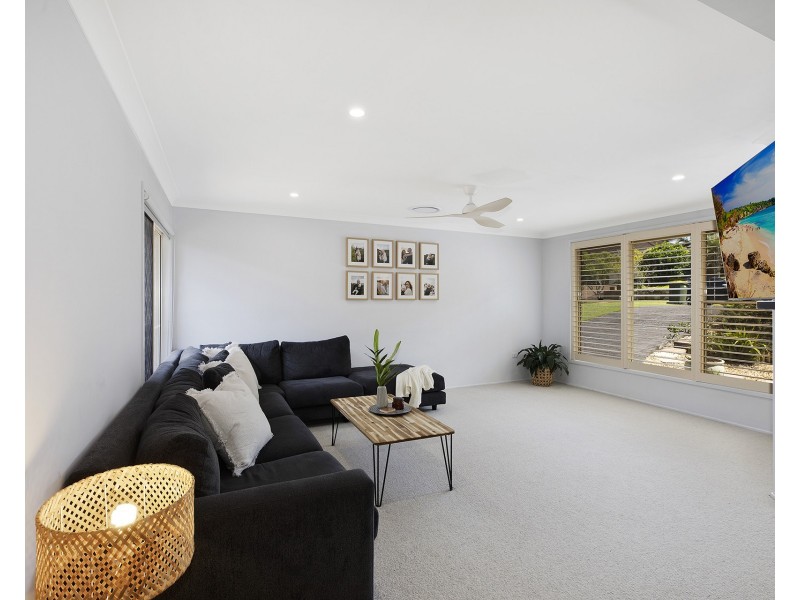 5 Judy Anne Close, Green Point NSW 2251