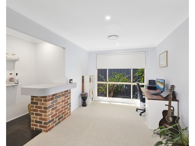 5 Judy Anne Close, Green Point NSW 2251