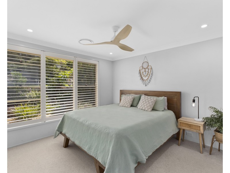 5 Judy Anne Close, Green Point NSW 2251