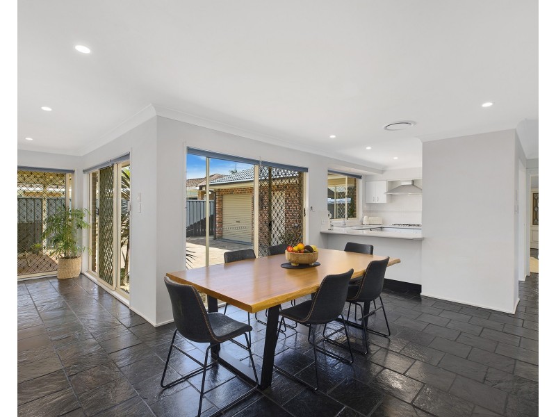5 Judy Anne Close, Green Point NSW 2251