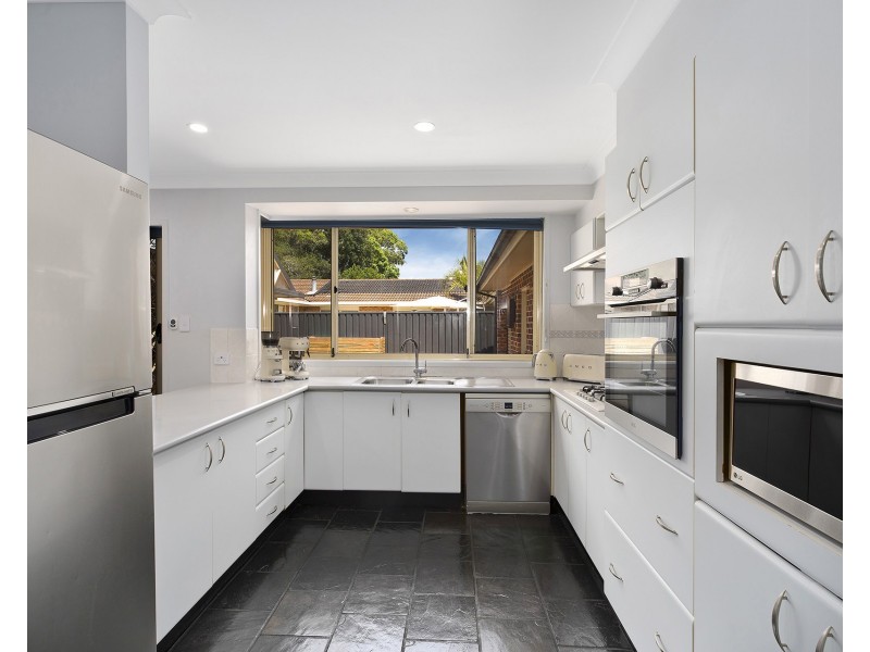 5 Judy Anne Close, Green Point NSW 2251