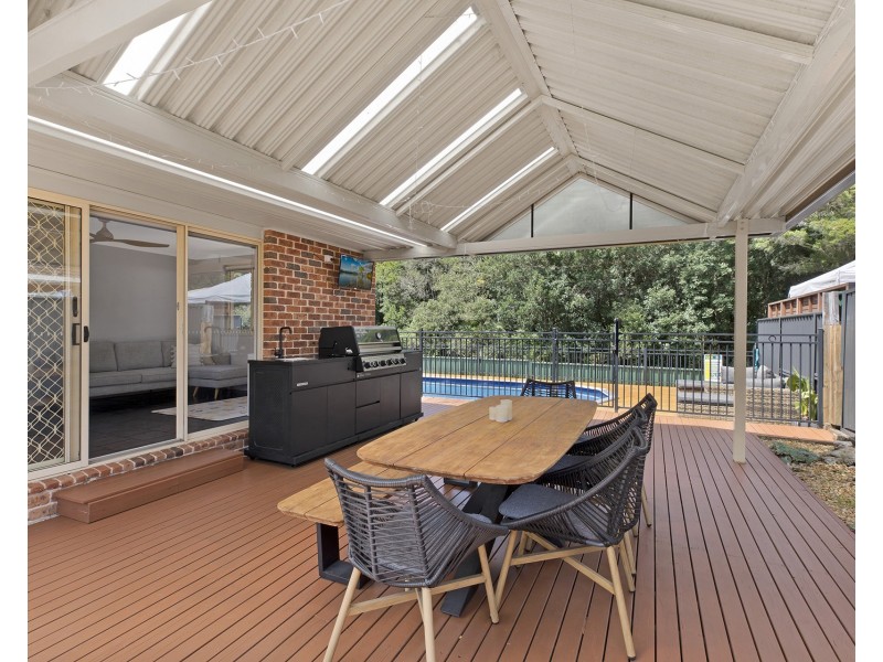 5 Judy Anne Close, Green Point NSW 2251