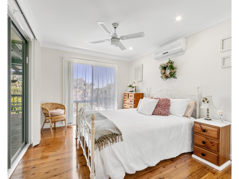 11 Sunset Street, Wyoming NSW 2250