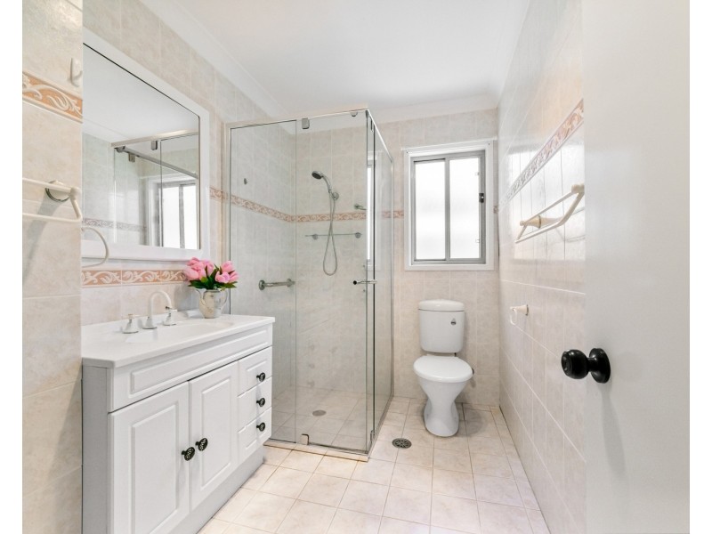 11 Sunset Street, Wyoming NSW 2250