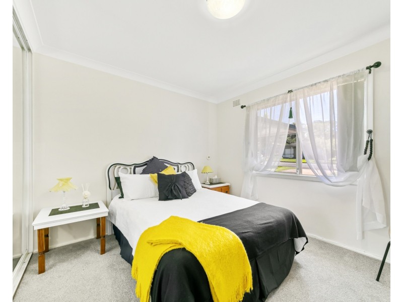 11 Sunset Street, Wyoming NSW 2250